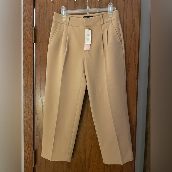 NWT Banana Republic Petite Tan Trousers Size 0 - Picture 1 of 5